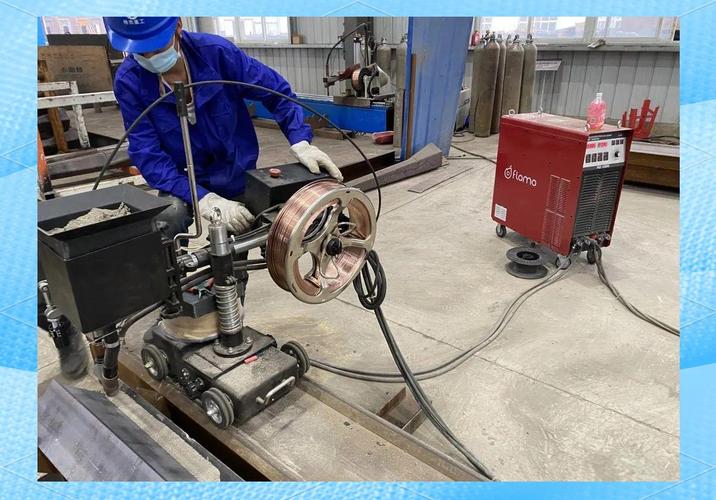 埋弧焊焊接时采用的焊丝较细的是