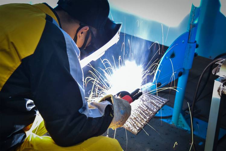 焊接机器人分为___、___两种