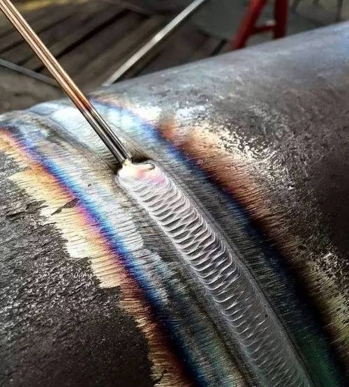 焊接机器人分为___、___两种