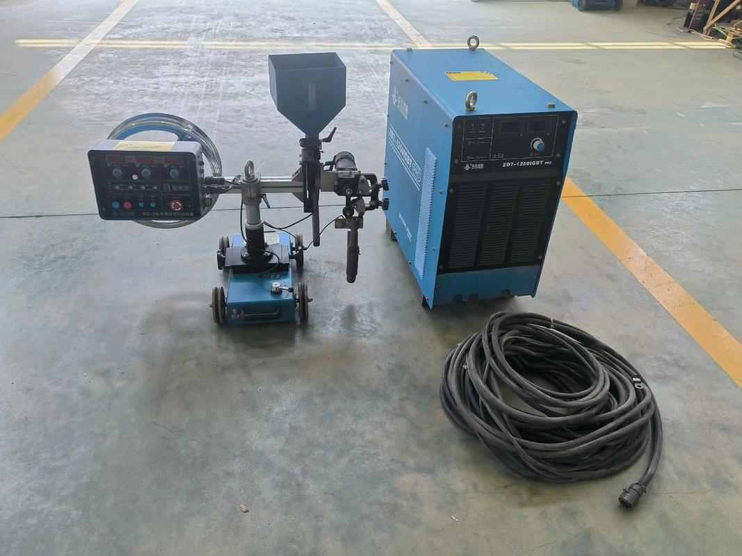 还能问一下怎么判断埋弧自动焊的时候电流调的是大量还是笑了还是正好... 还能问一下怎么判断埋弧自动焊的时候电流调的是大量还是笑了还是正好...