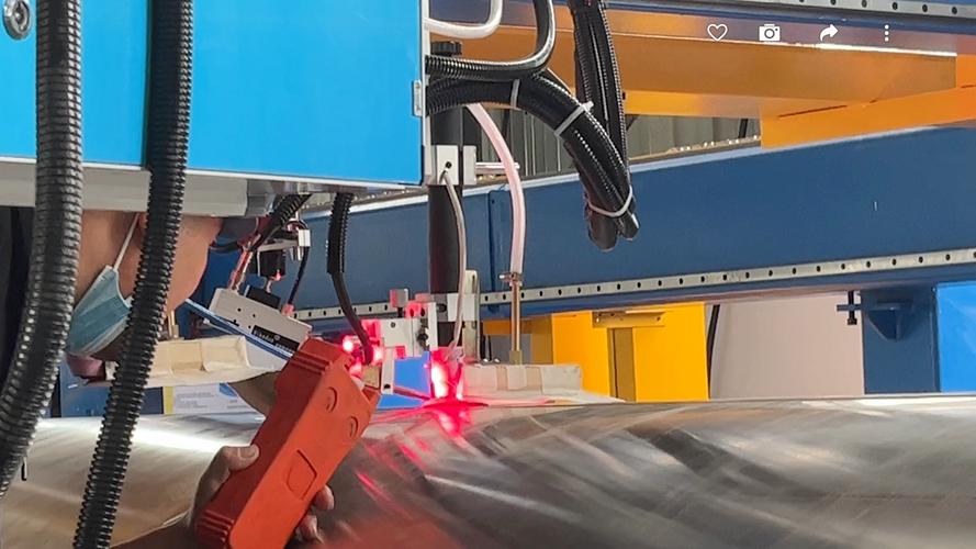 等离子弧焊设备一般不用交流电源,而用直流电源并采用( )接法,等离子焊...